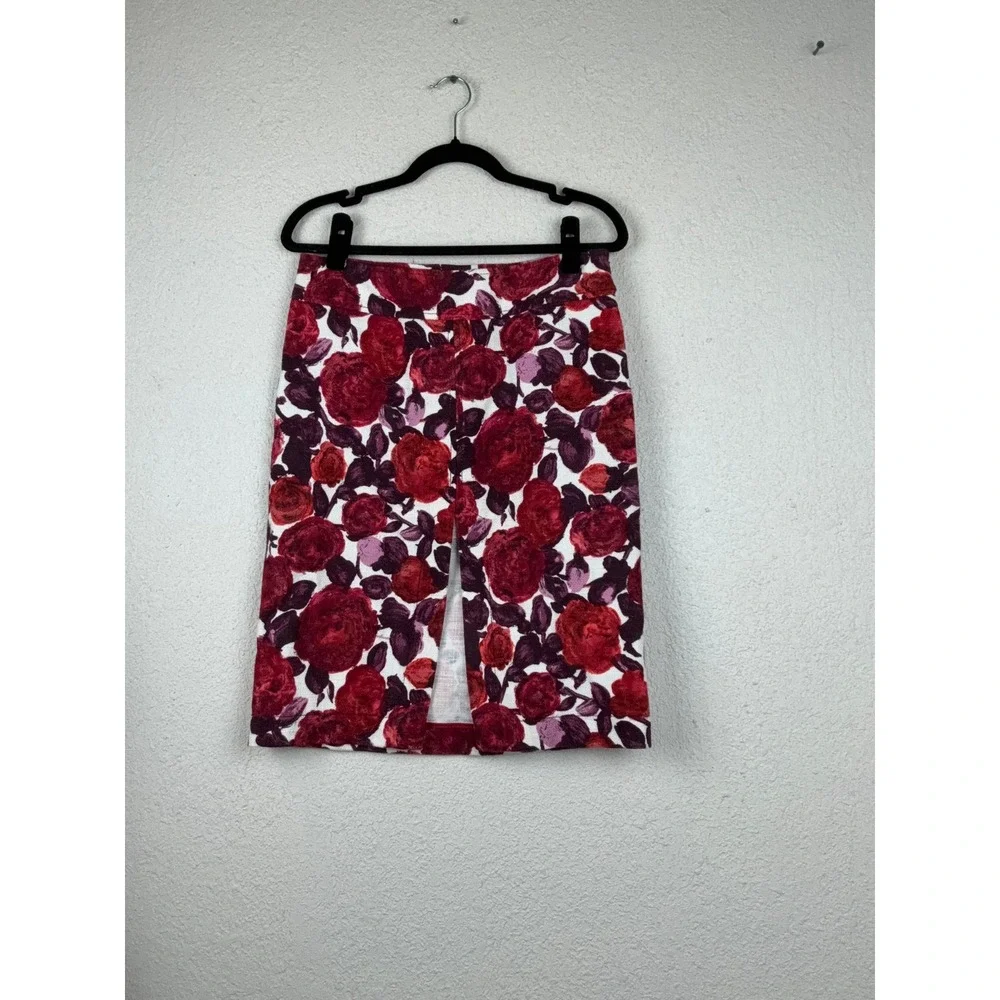 Dolce & Gabbana Red Floral Pencil Skirt - Size 6 - Rose Print Front Slit Luxury